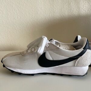 Nike LD-1000 Sneaker (Women)